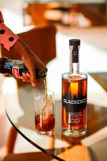 what-can-you-mix-with-whiskey-9-best-whiskey-mixers-blackened-whiskey